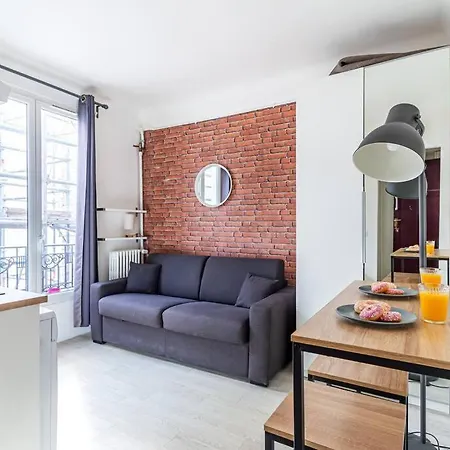 Parc Des Buttes-chaumont - Ii Apartment